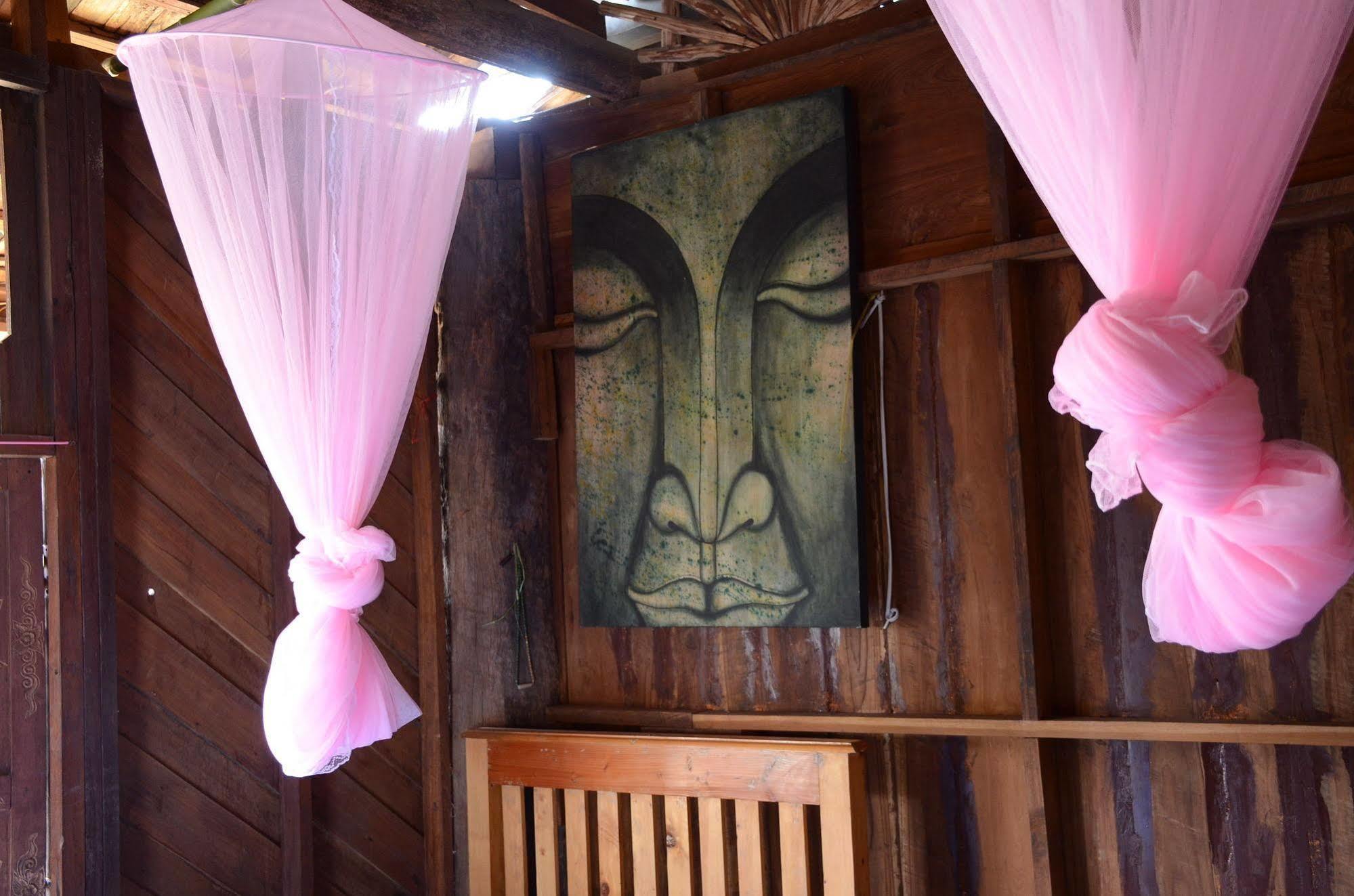Up2U Guesthouse Pai Bagian luar foto